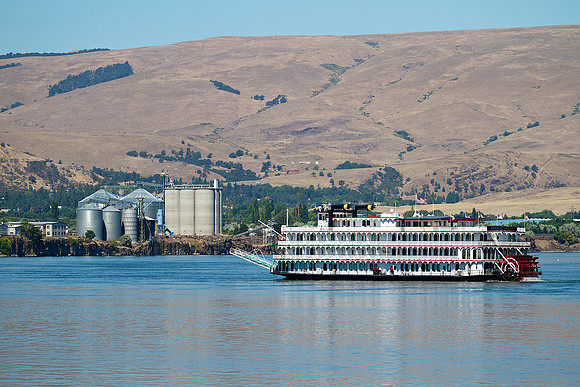 Queen of the West Sternwheeler Makes Its Way Downstream