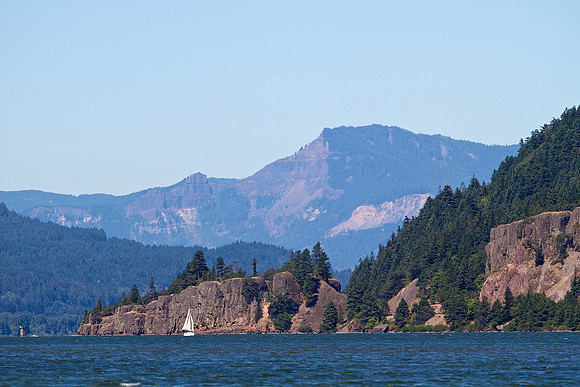 Sailing on the Columbia